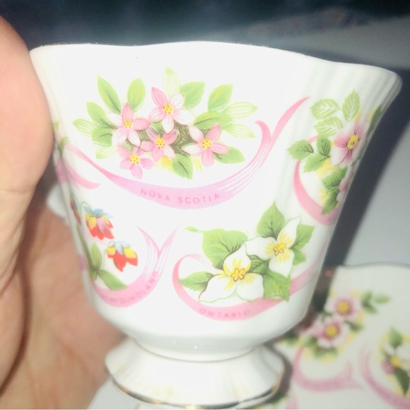 Royal Albert Canada Emblem Teacup - “ Our Emblems Dear” fluted teacup- - Picture 8 of 10